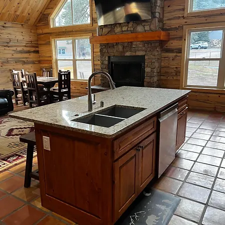 Bear Paw Lodge & Vacation Homes Vallecito Exterior photo
