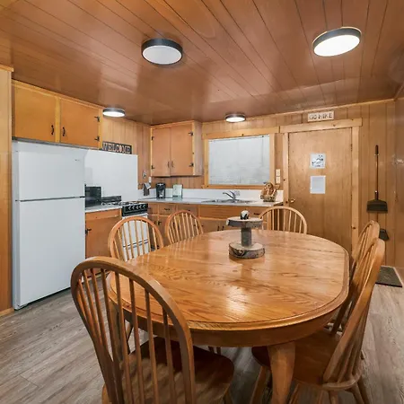 Bear Paw Lodge & Vacation Homes Vallecito Exterior photo