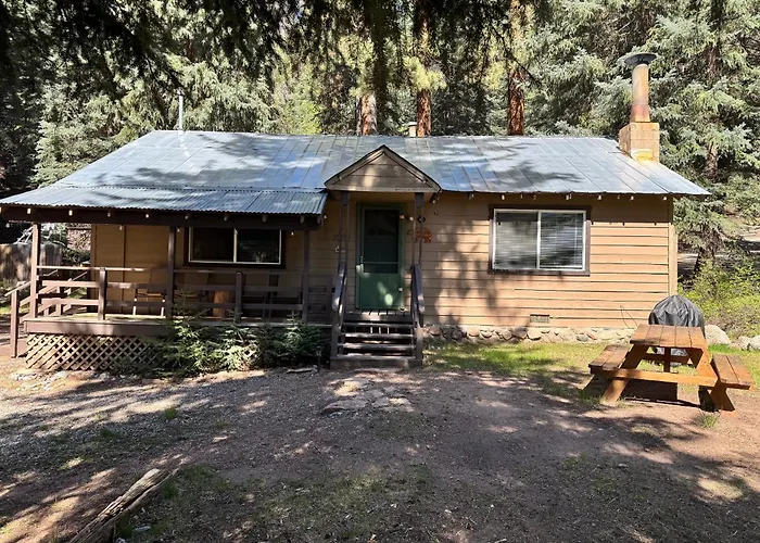 Bear Paw Lodge & Vacation Homes
