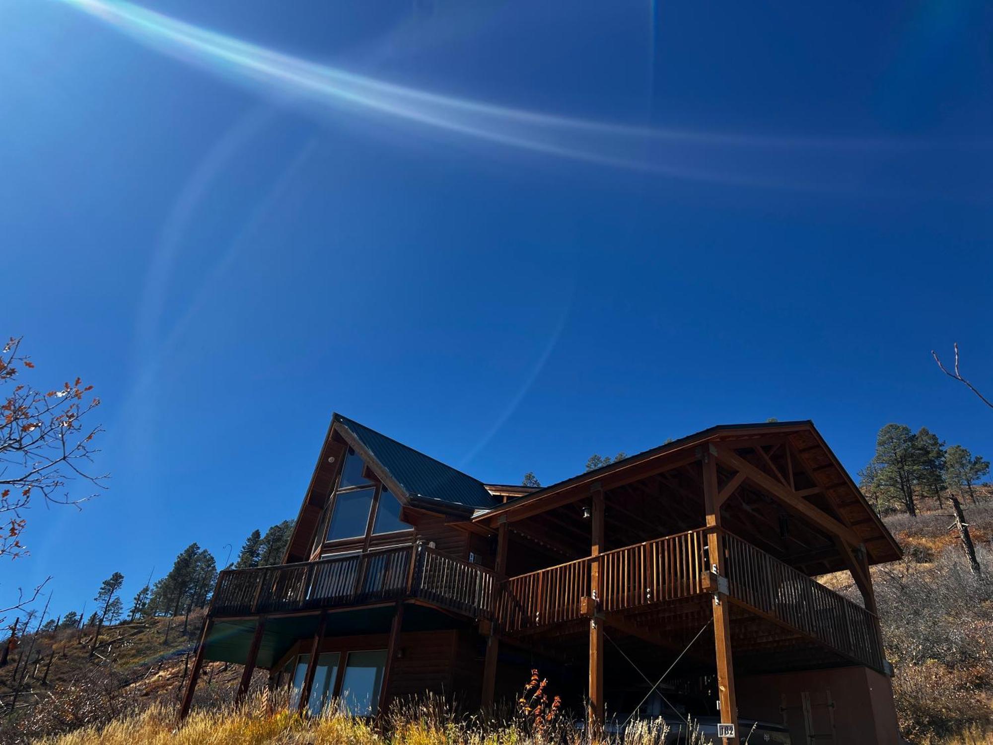 Bear Paw & Lodge Vallecito