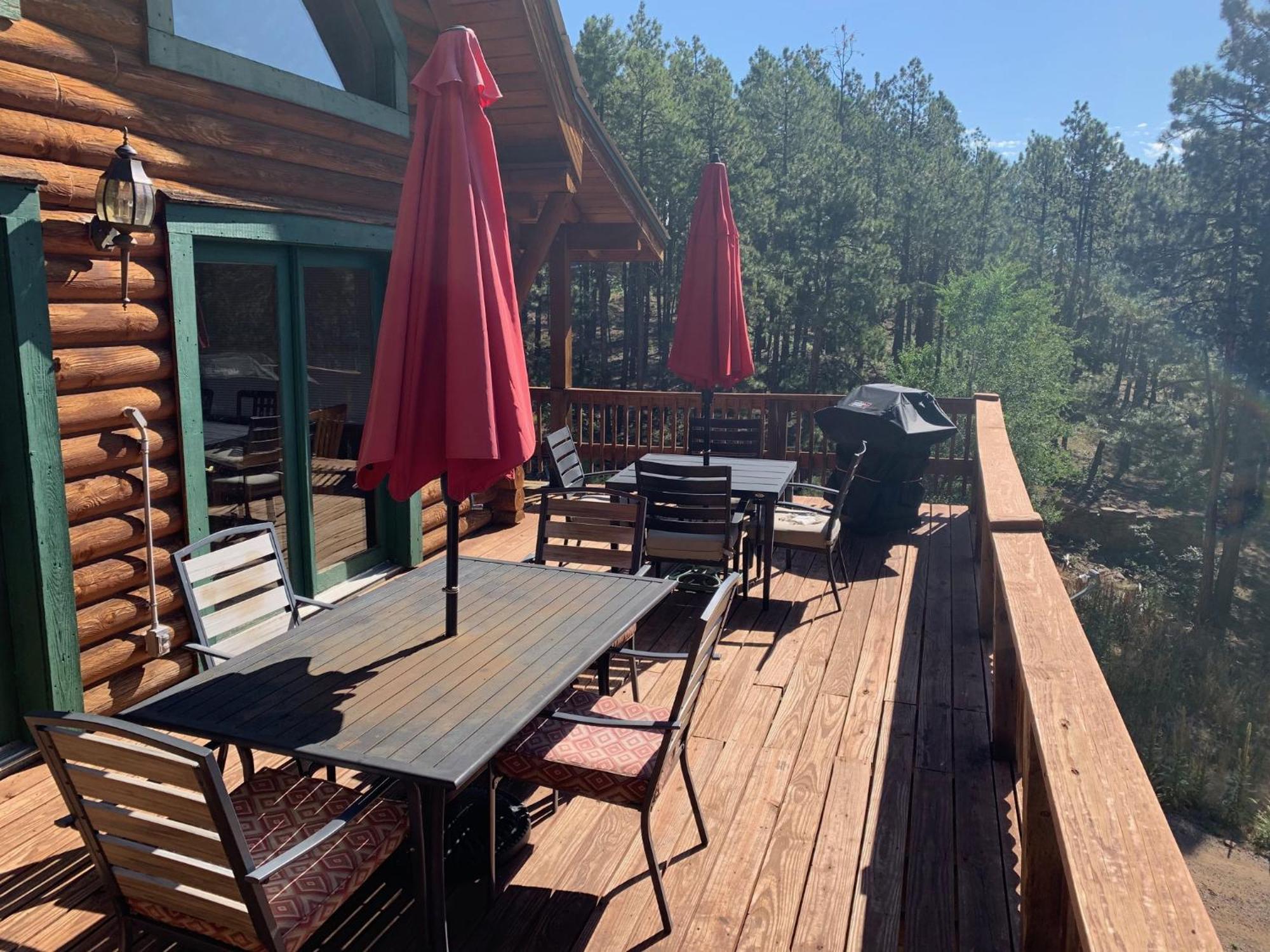 Bear Paw & Lodge Vallecito