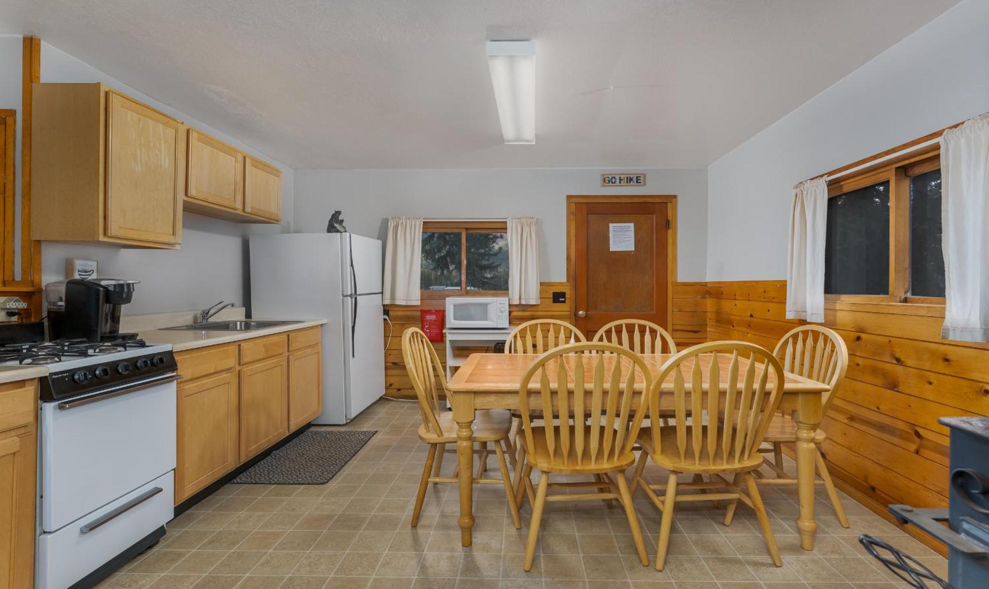 Bear Paw & Lodge Vallecito