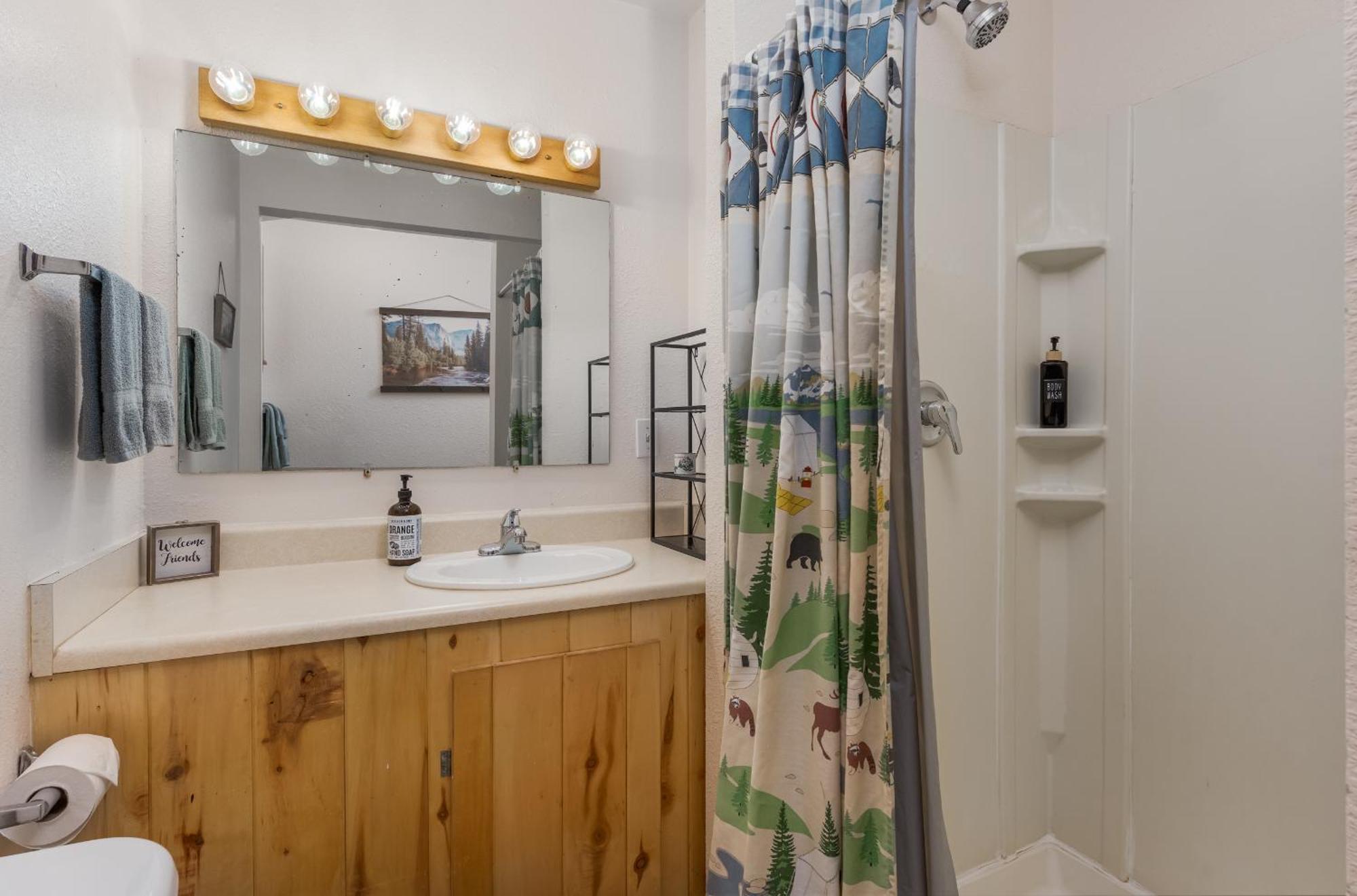 Bear Paw & Lodge Vallecito