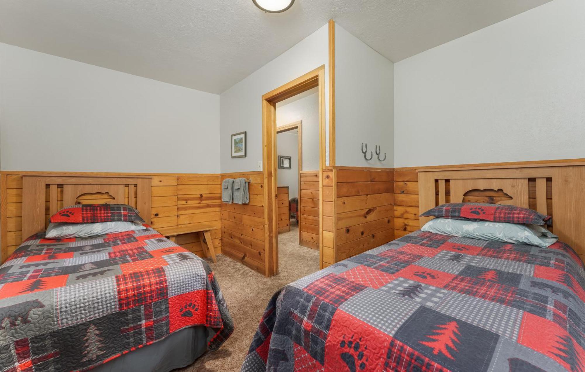 Lodge Bear Paw & Vallecito