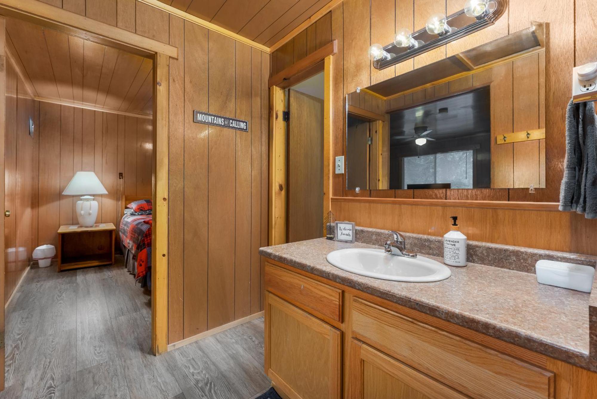 Bear Paw & Lodge Vallecito