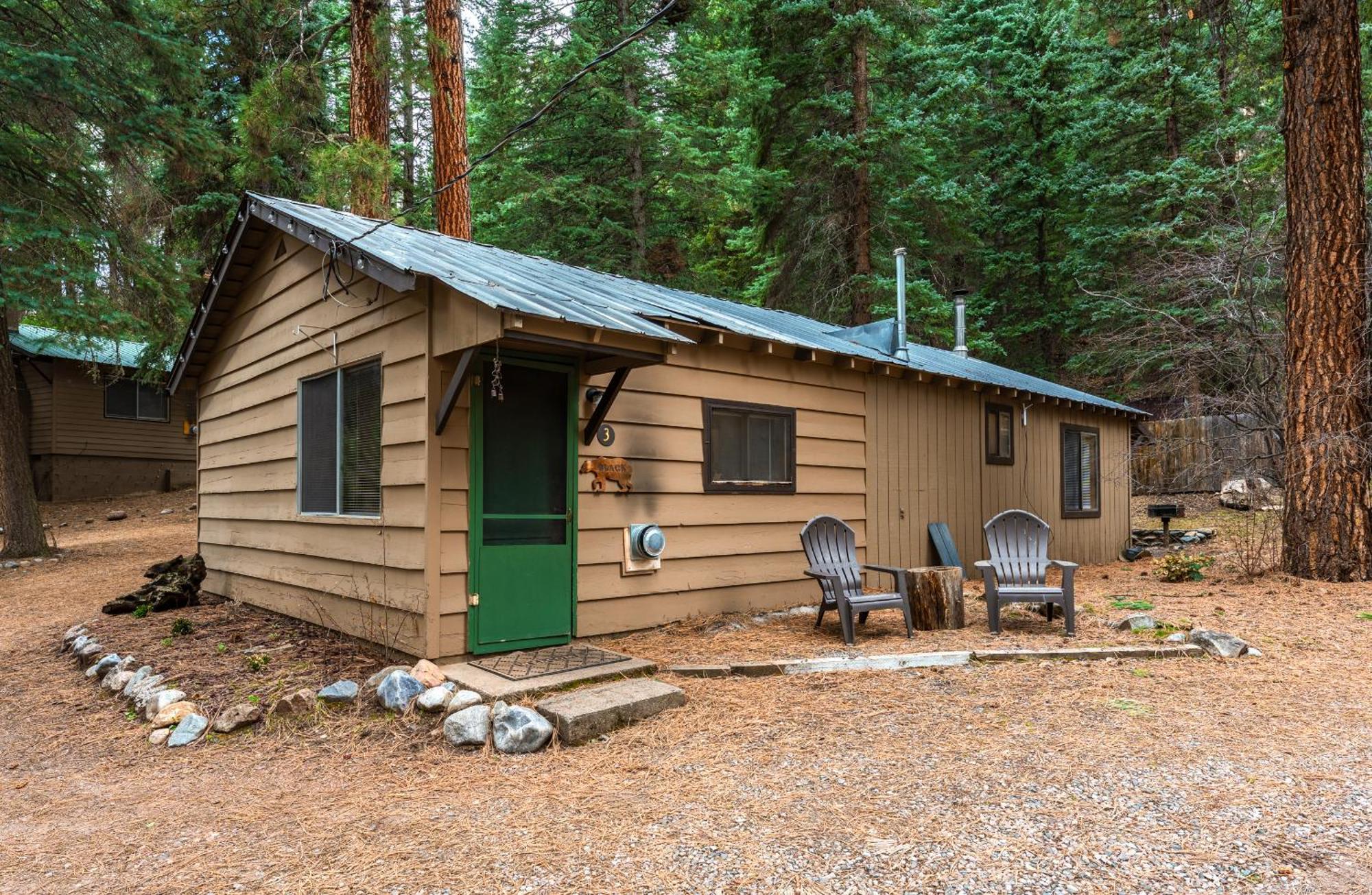 Lodge Bear Paw & *