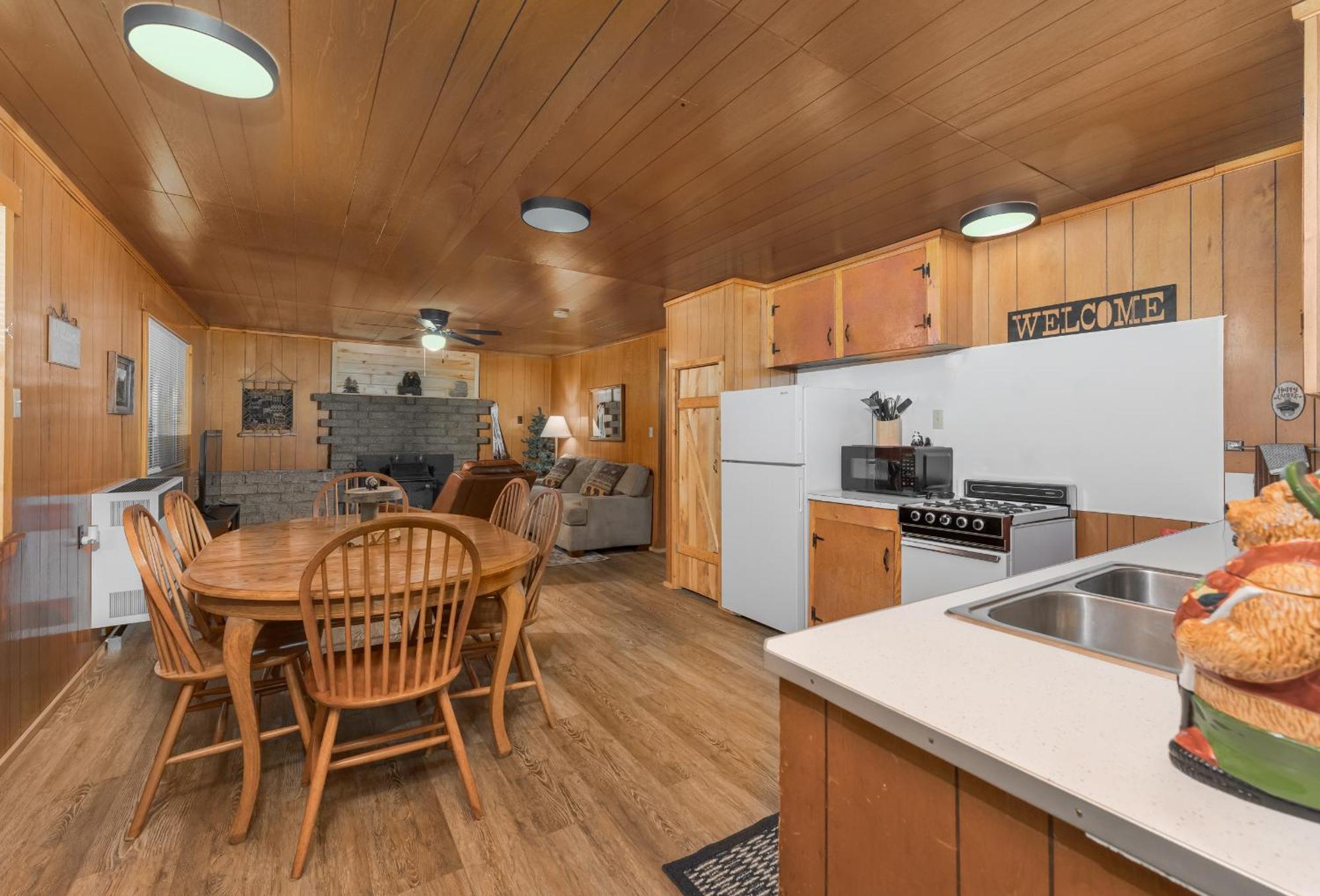 Bear Paw & Lodge Vallecito