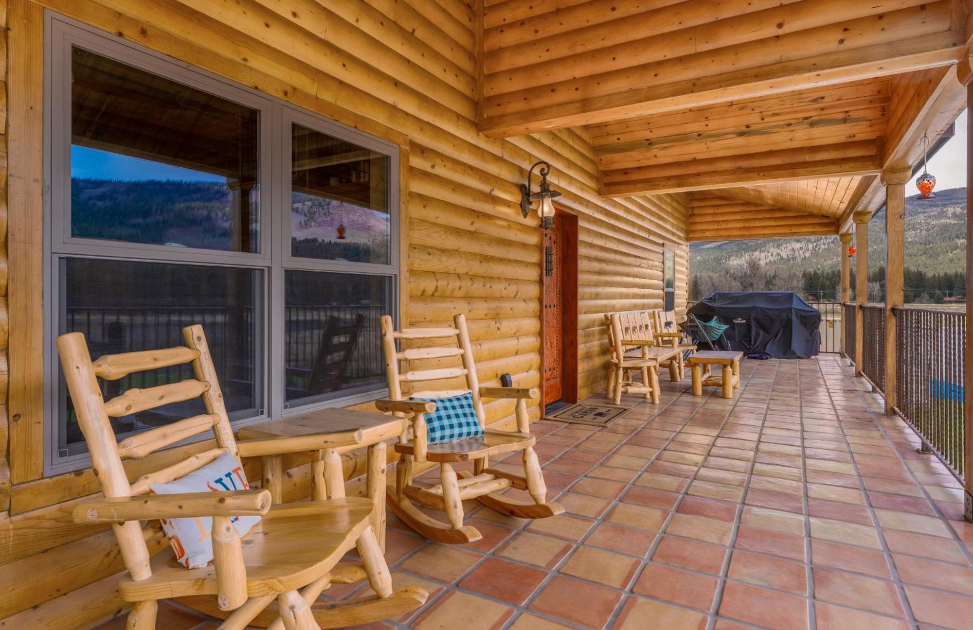 Lodge Bear Paw & *