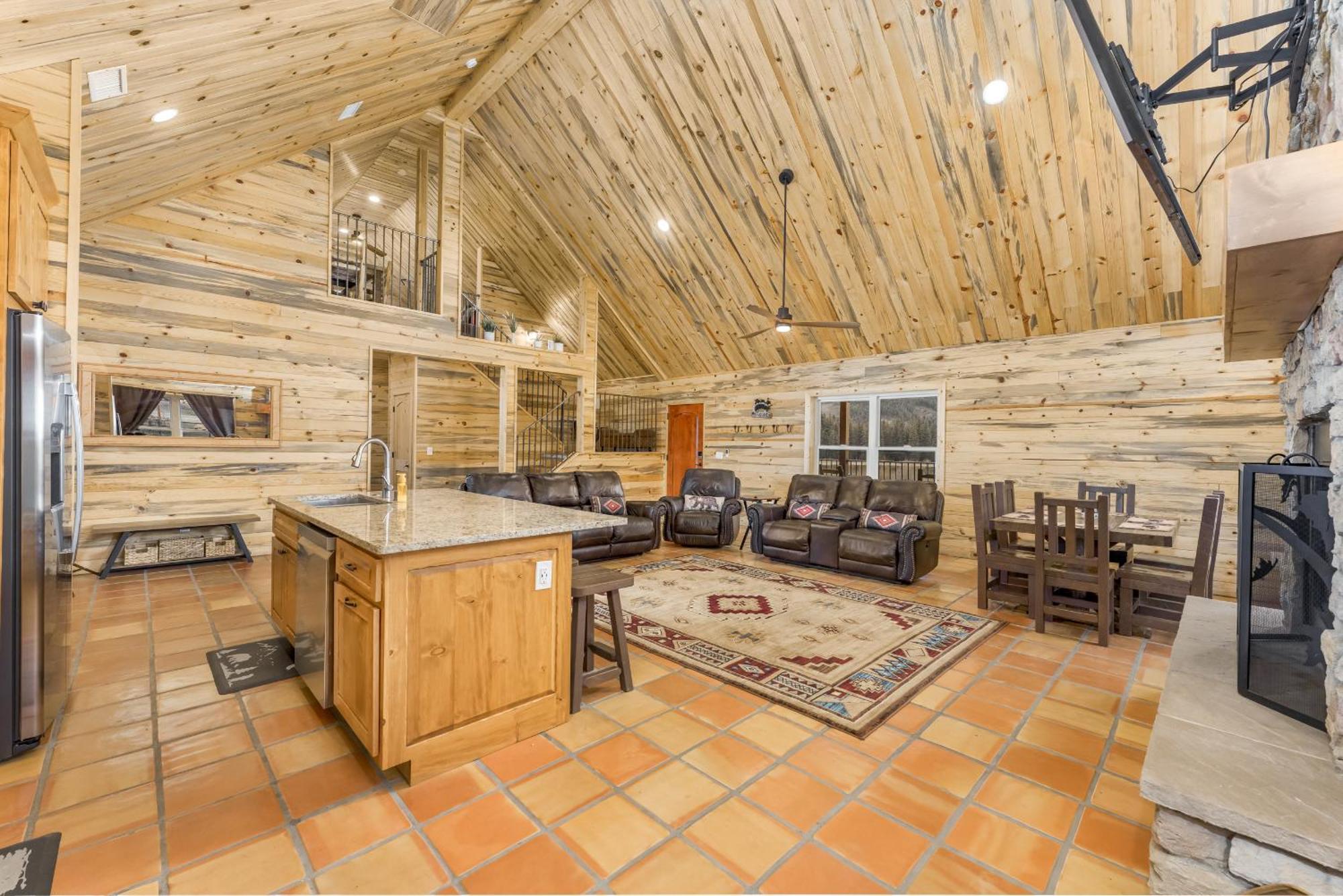 Bear Paw & Lodge Vallecito