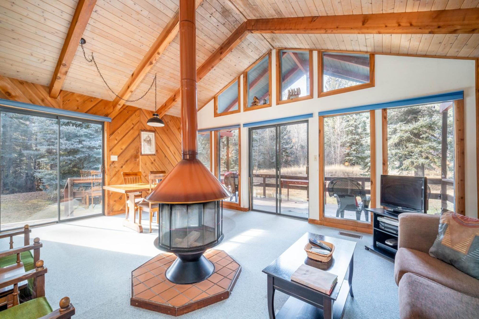 Lodge Bear Paw & *