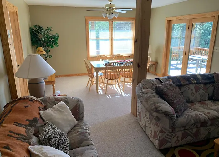 Bear Paw Lodge & Vacation Homes