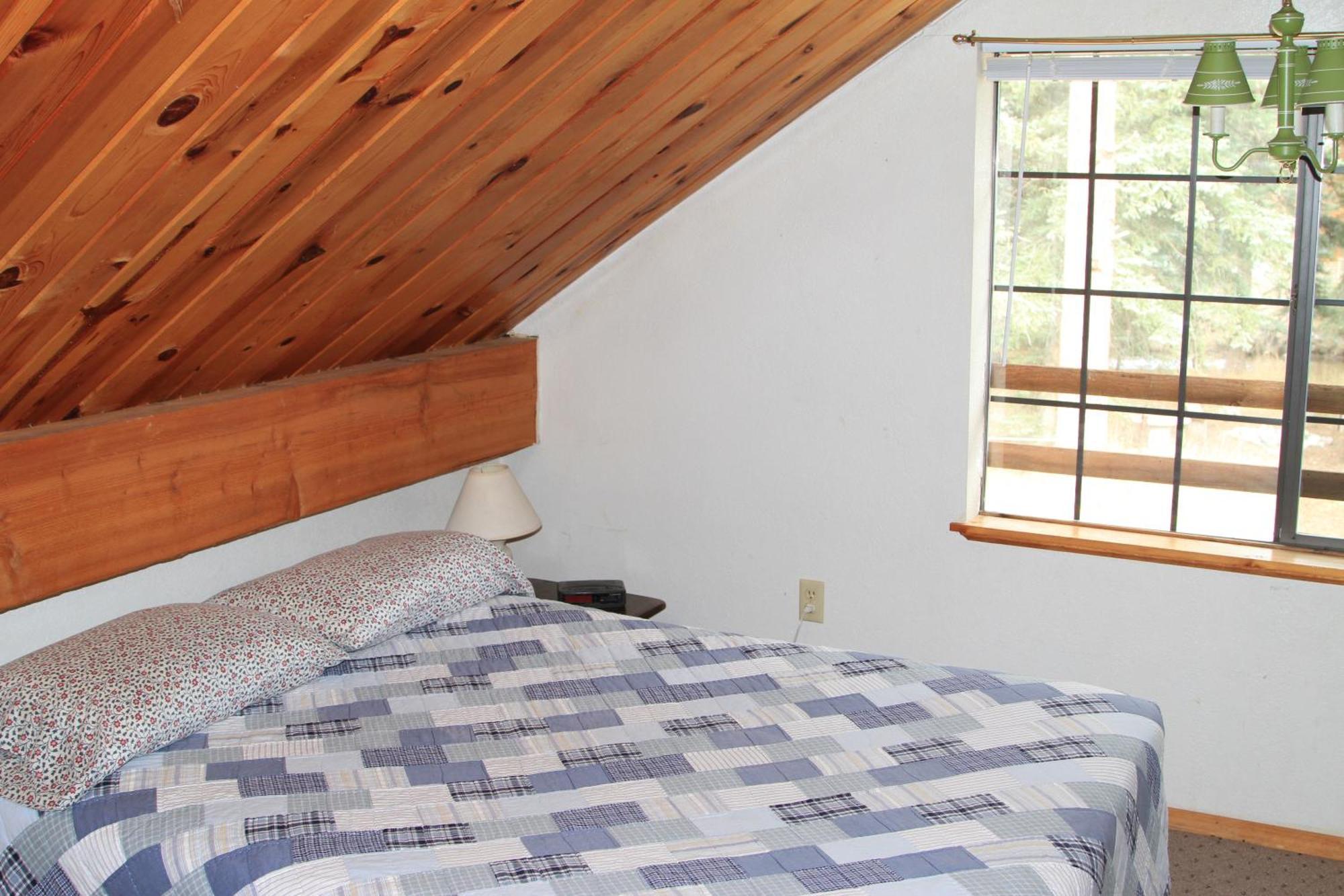 Bear Paw & Lodge Vallecito
