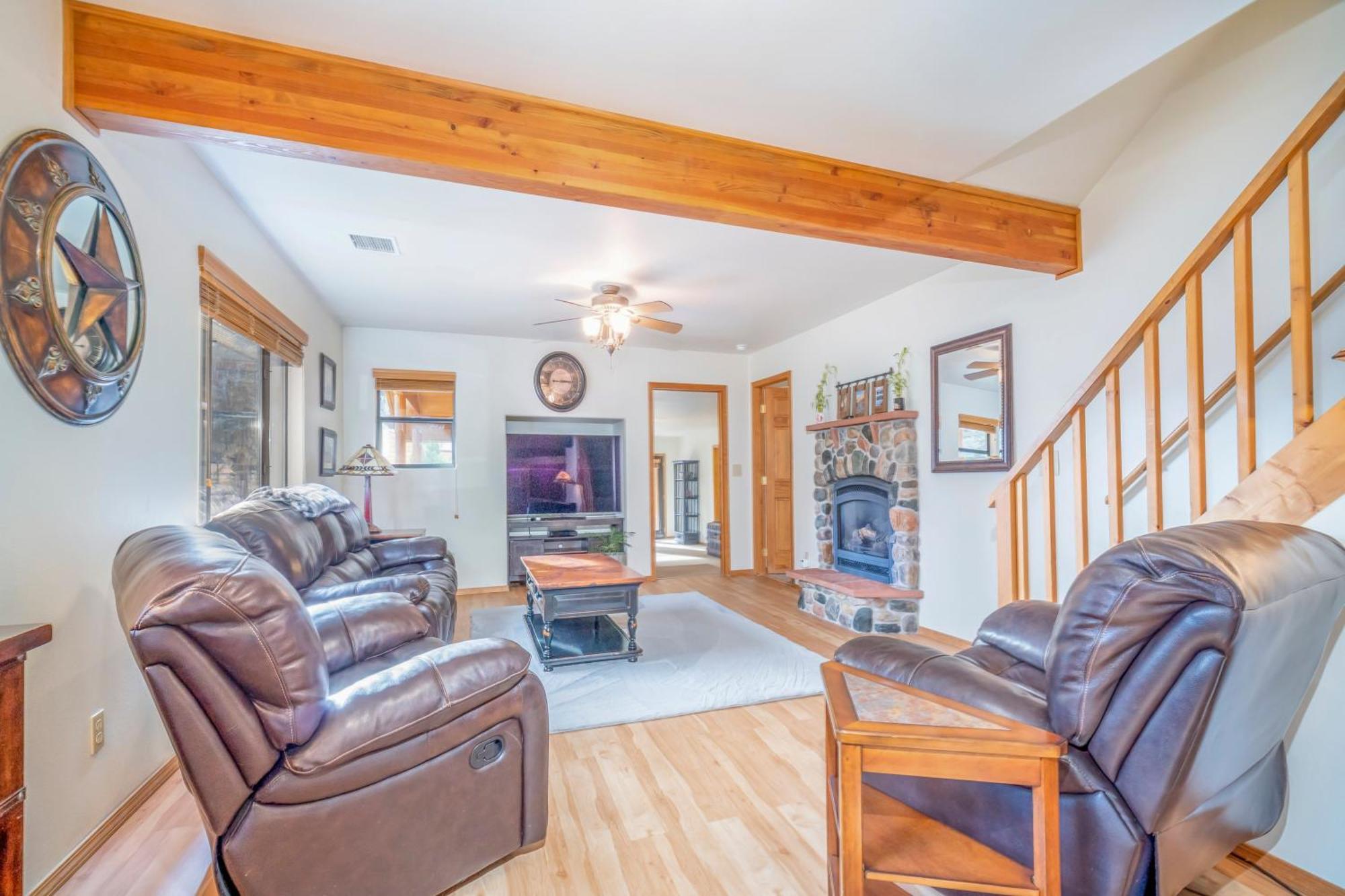 Bear Paw & Lodge