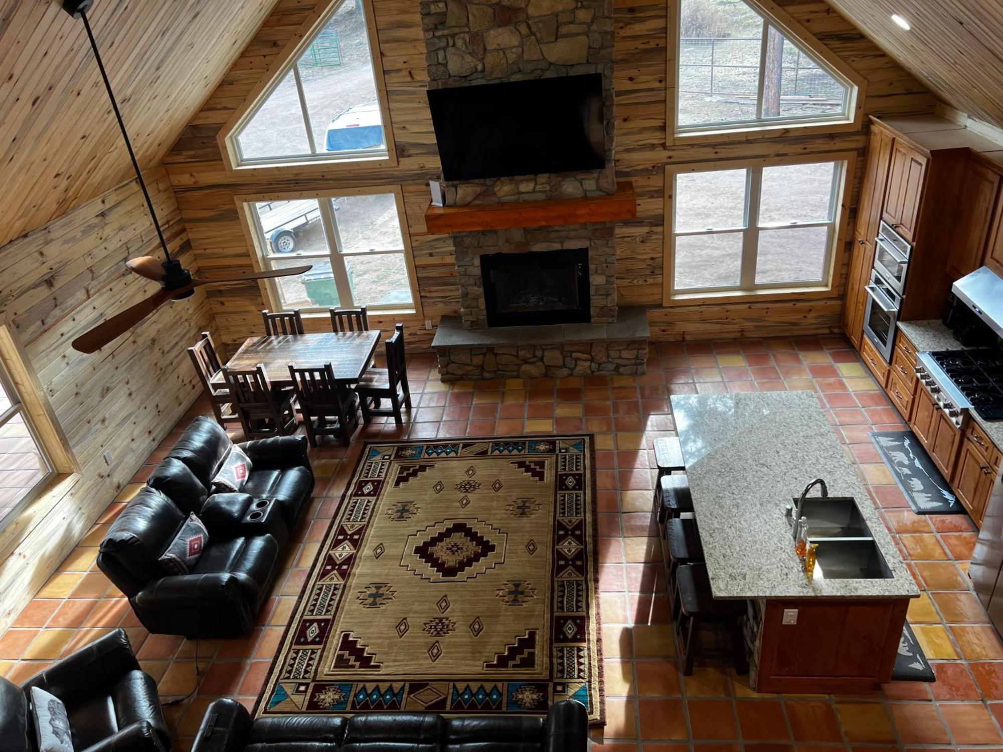 Bear Paw & Lodge