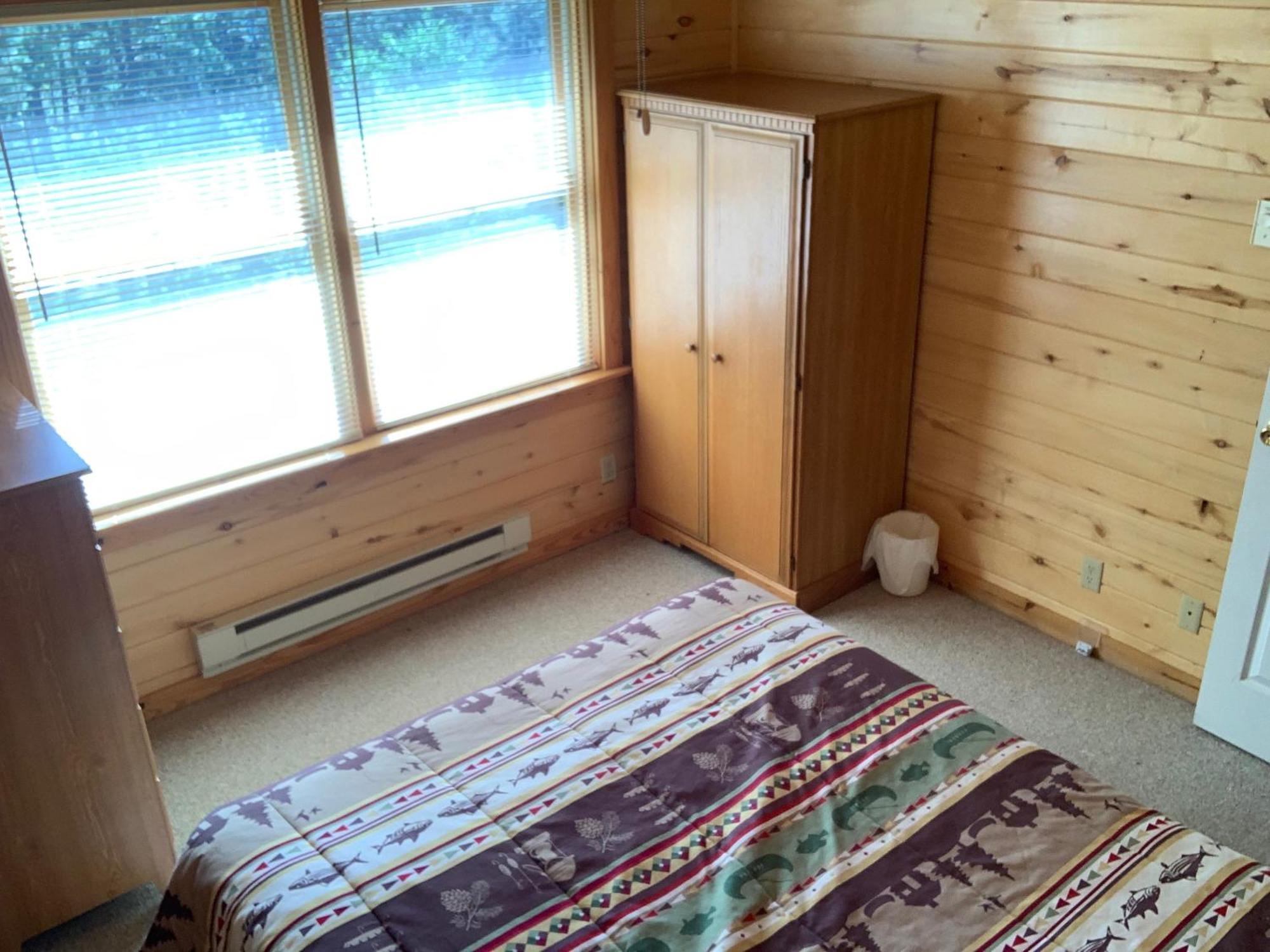 Lodge Bear Paw &