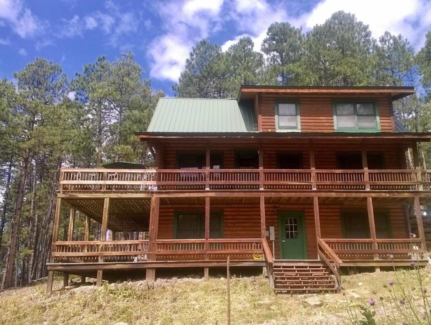 Lodge Bear Paw & *