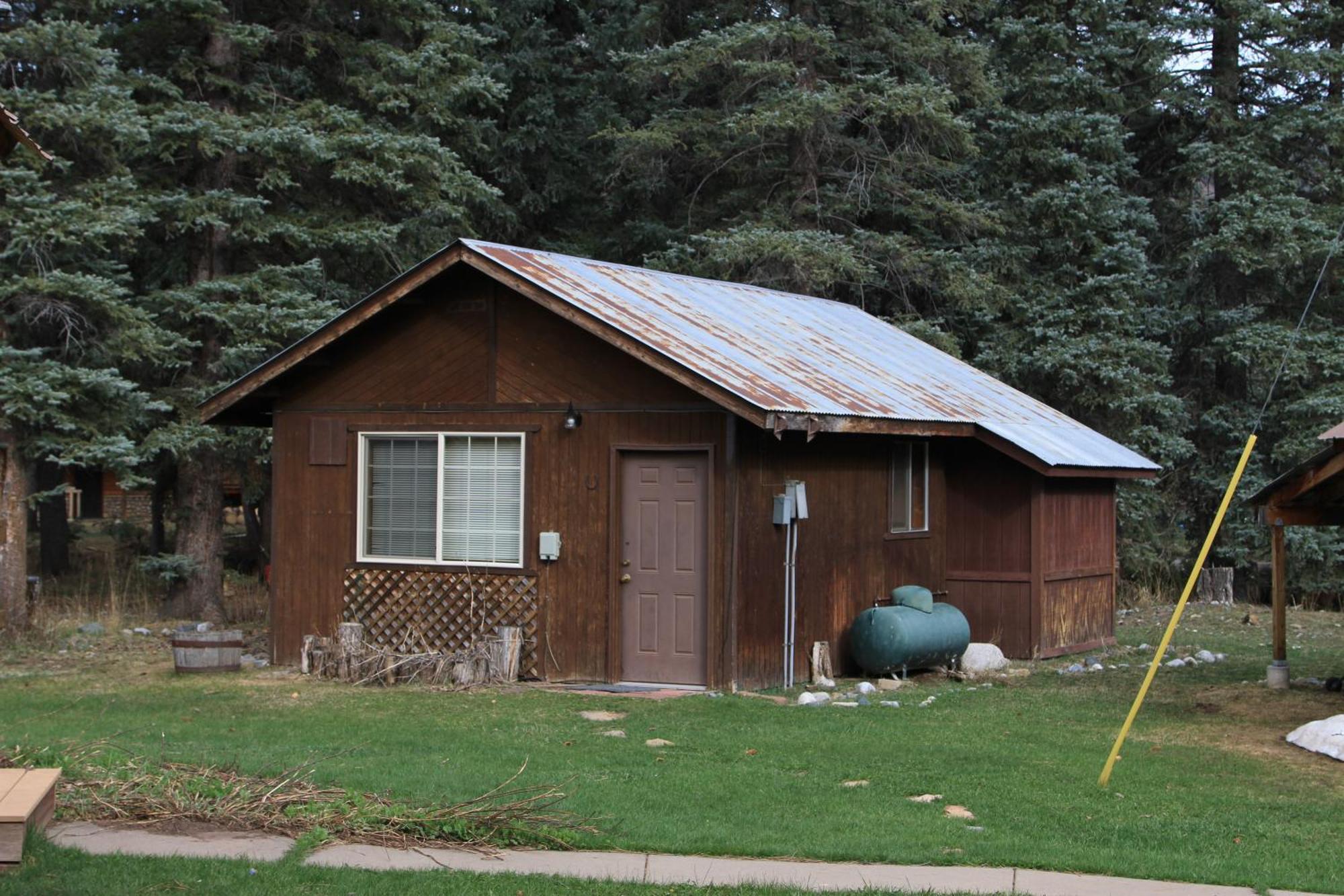 Lodge Bear Paw & *