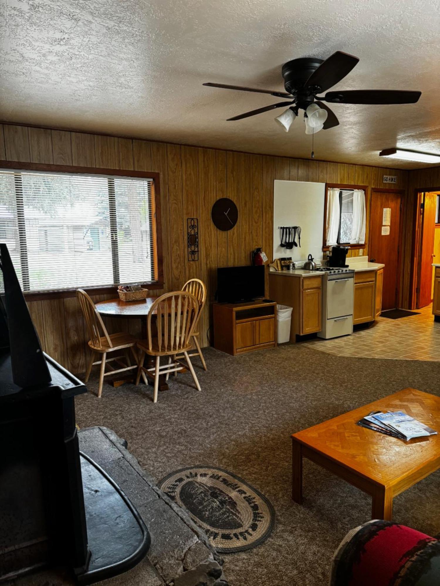 Lodge Bear Paw &