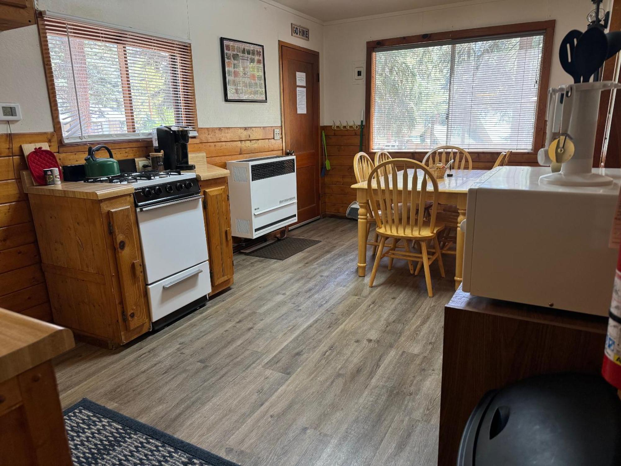Bear Paw & Lodge