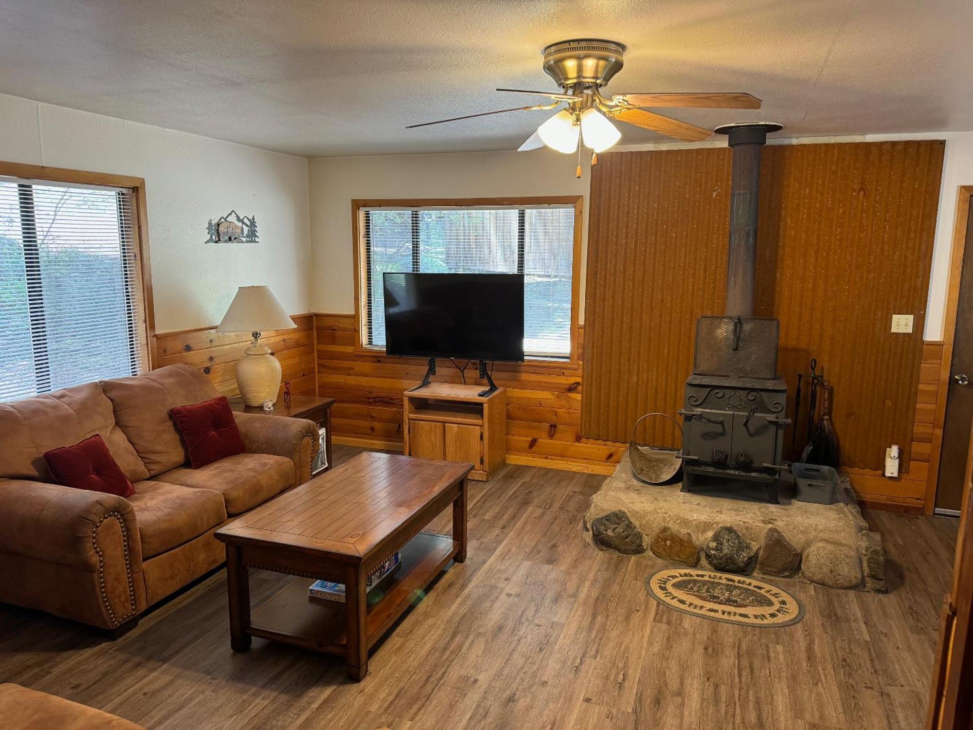 Bear Paw & Lodge *
